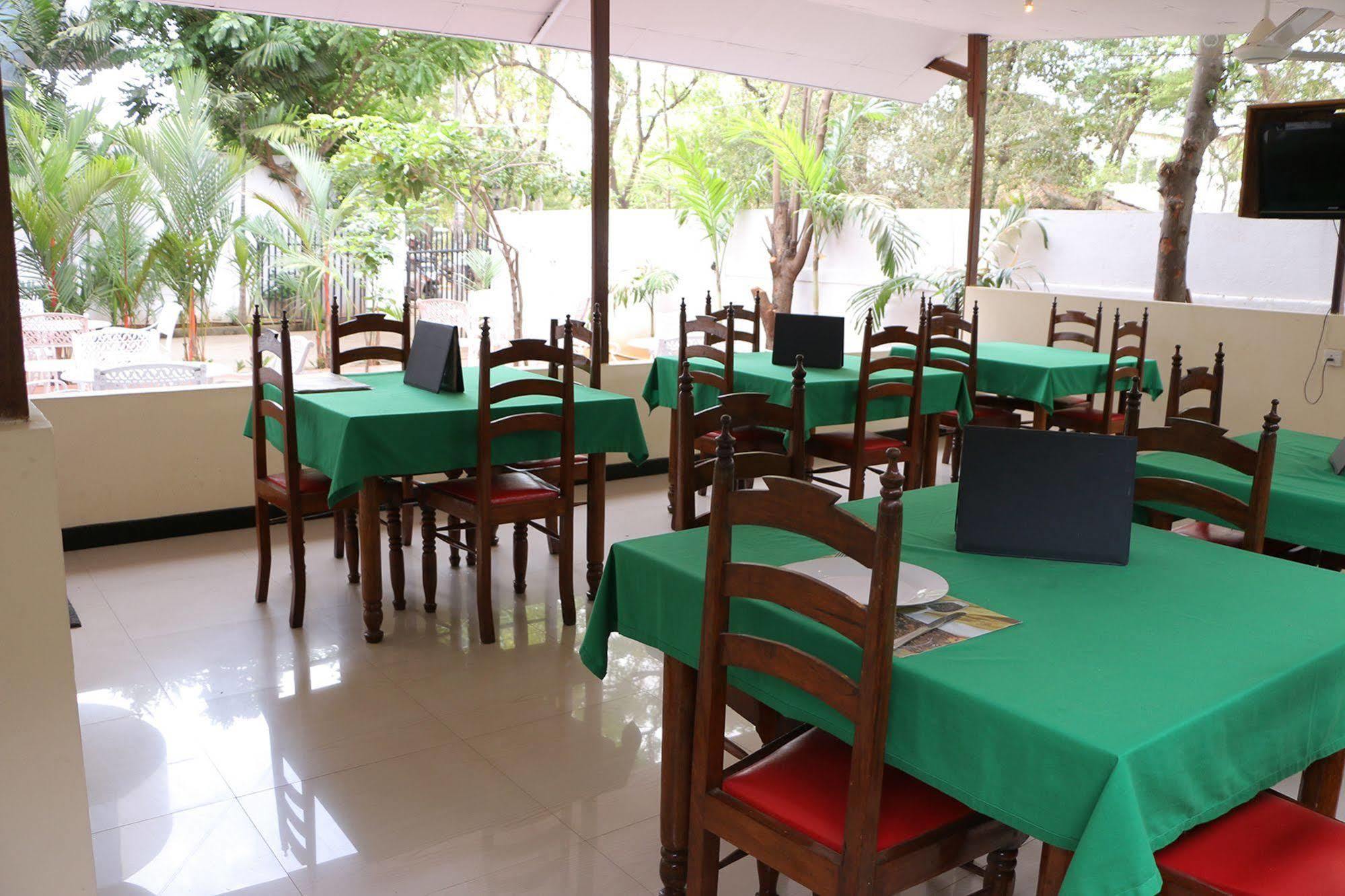 French Garden Tourist Rest Otel Anuradhapura Dış mekan fotoğraf